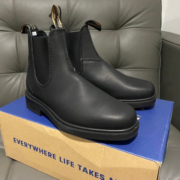Blundstone Shoes - Blundstone Chisel Toe Boots - Size 7.5 US, 4.5 AUS